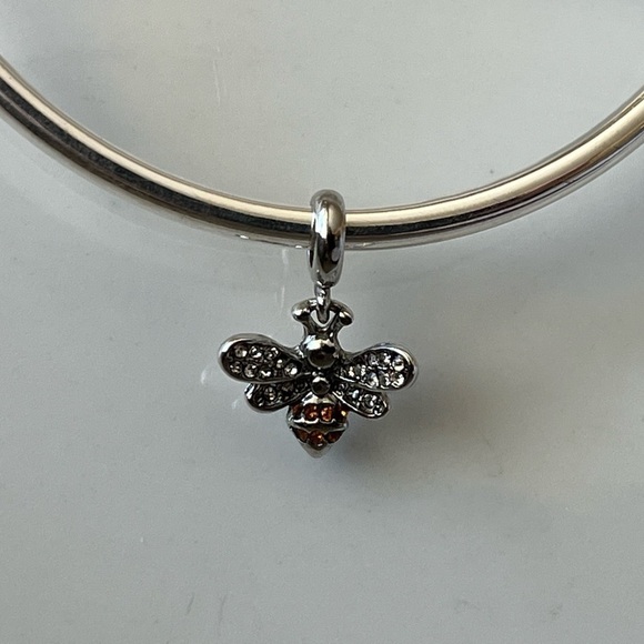 💜 Sterling Silver Cubic Zirconia Bee Charm - Picture 3 of 4